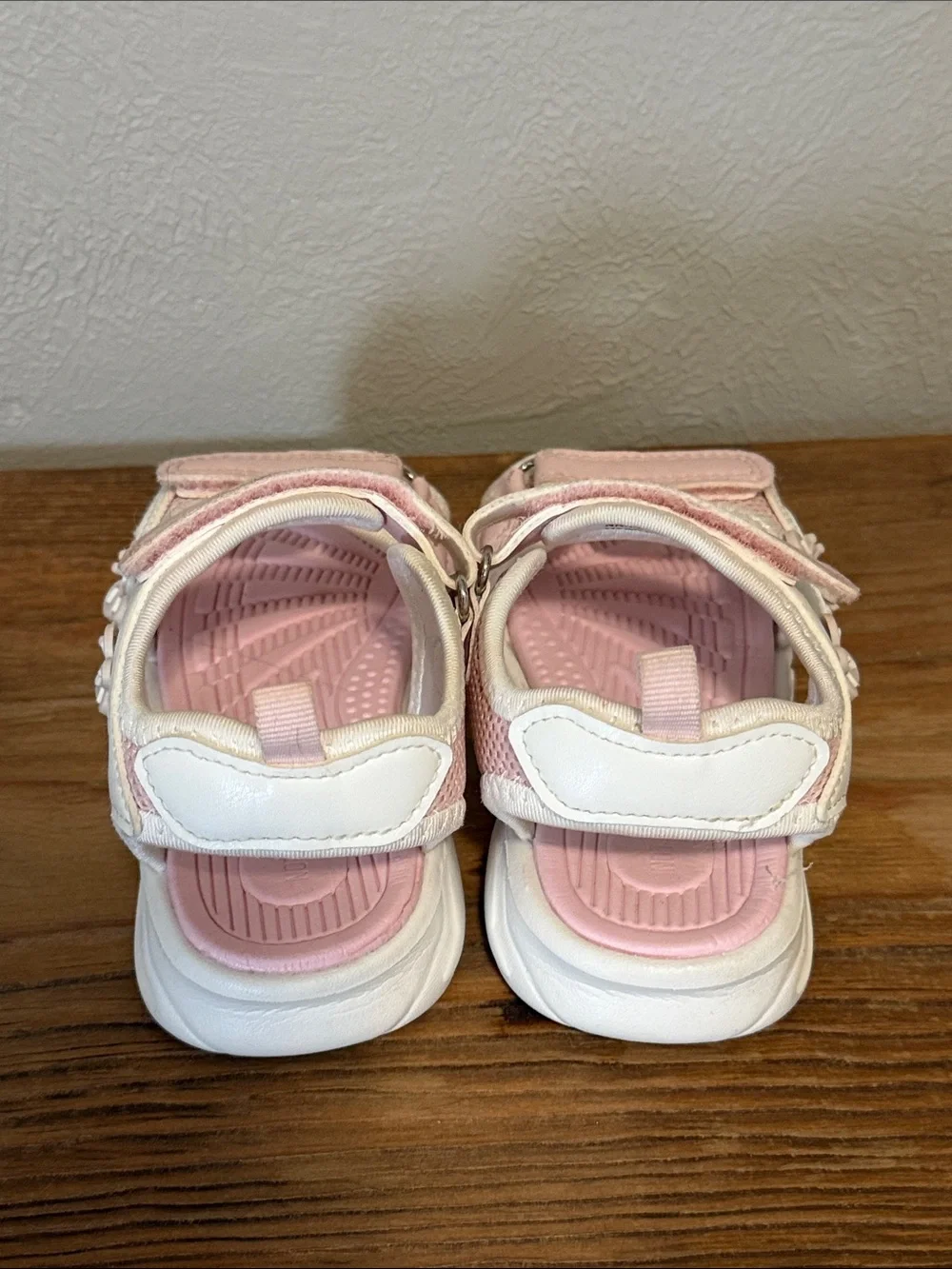 Girls' Pink Adjustable Velcro Light-Up Sandals